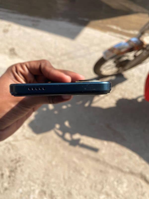 Vivo Y03 4 + 4 Ram 64 GB Storage 3