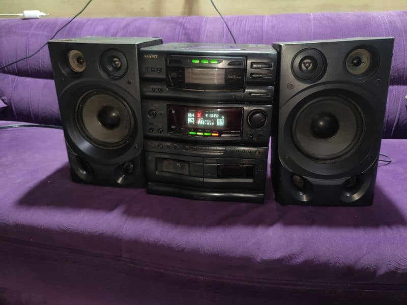 sanyo heavy bass sound system better than pioneer sony Kenwood etc 1