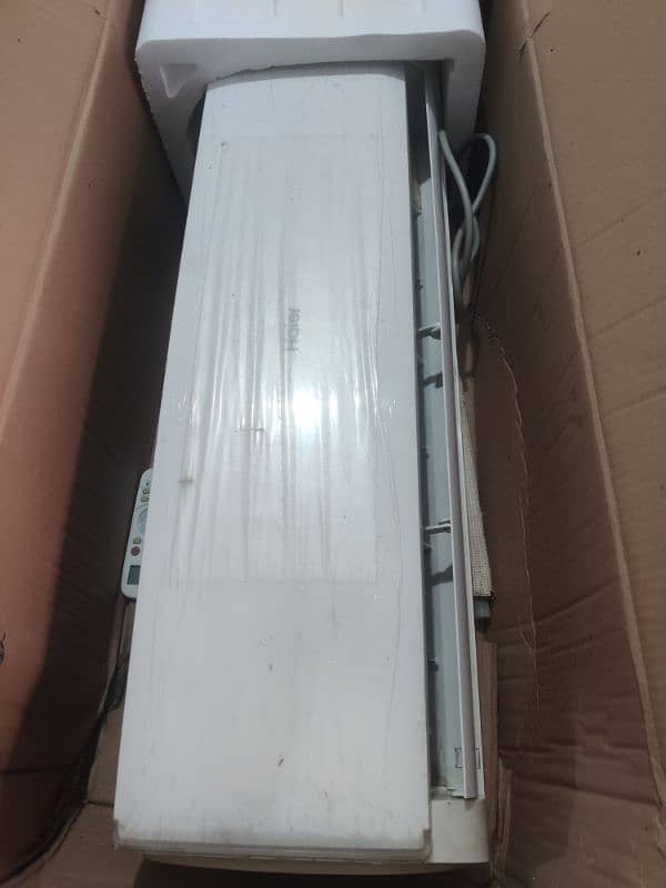 Split Ac non inverter 1 month  used Haier company 2