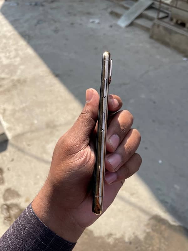 iphone xs golden 4