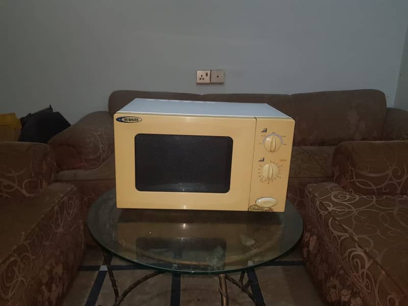 Waves Microwave Oven – Perfect Condition | Best Price! 2