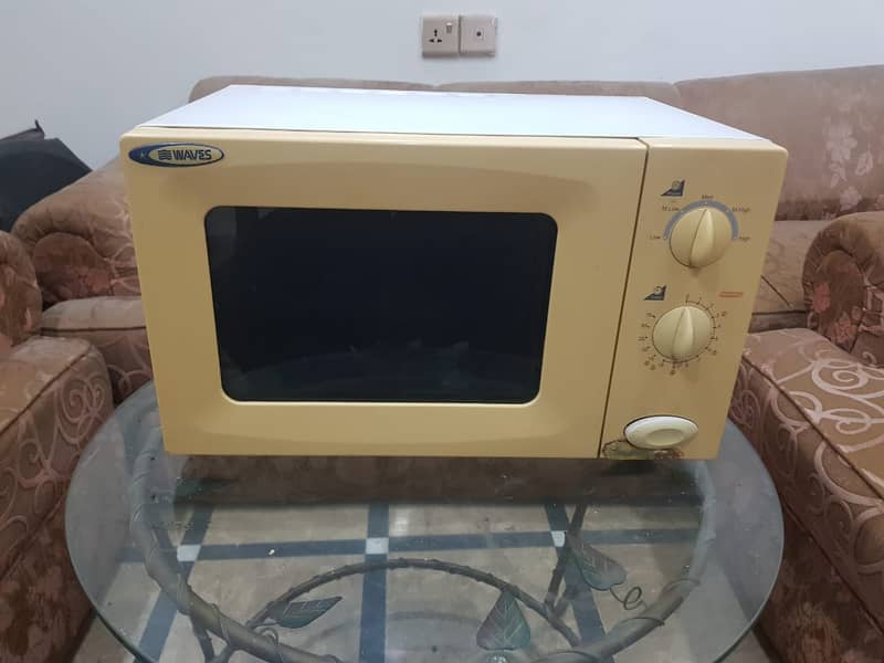 Waves Microwave Oven – Perfect Condition | Best Price! 3