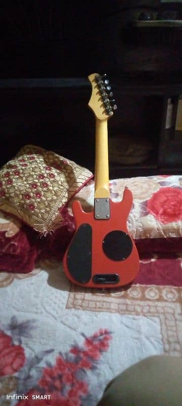 electric guitar in good condition 3