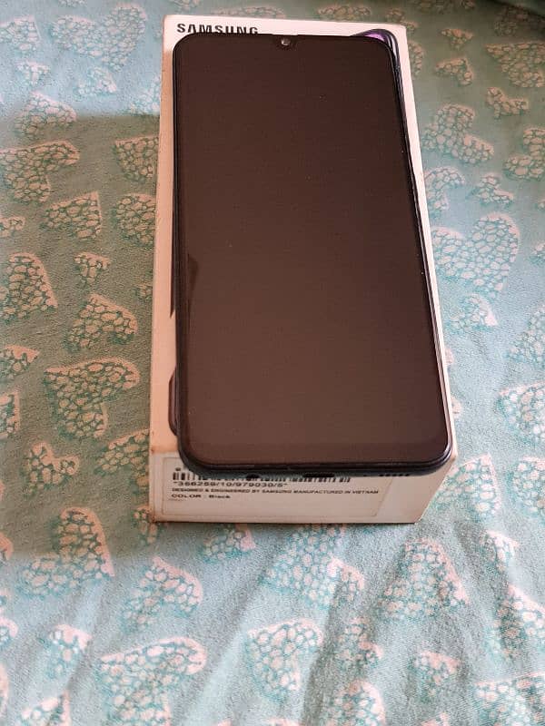 samsung a50 4/128 with box 2