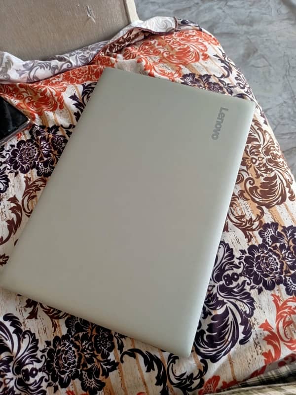 Lenovo Idea Pad 7th generation 0