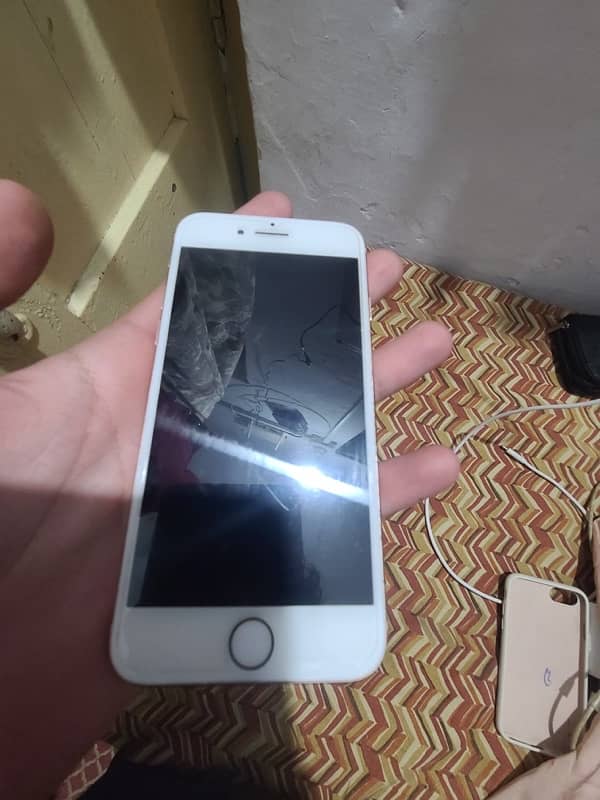 iphone 8 64gb mint condition 5