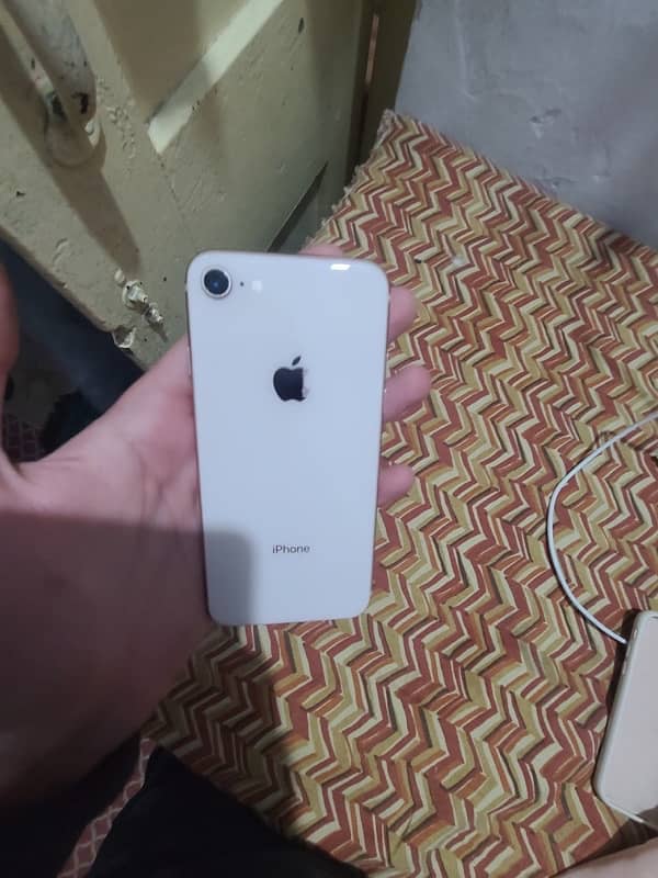 iphone 8 64gb mint condition 7