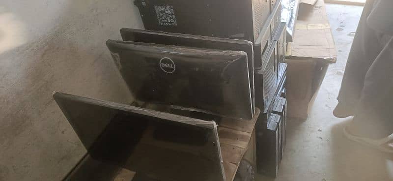 Dell 19 inch LED whole sale rate 12 pcs hain total 7