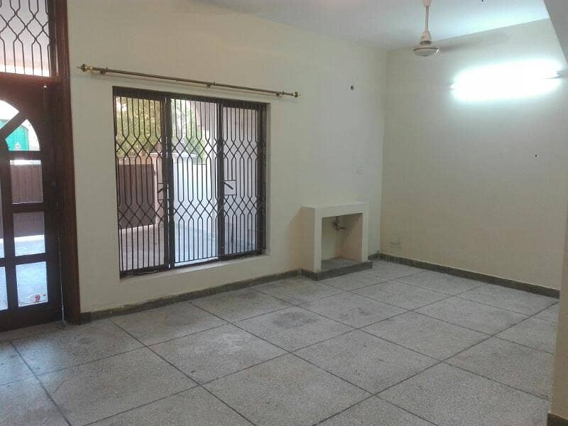 Askari-9, Lahore Cantt. 10- Marla 03 Baedroom Corner House Available For Sale 14