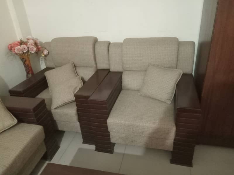 5 seater lush condition for  sell 1