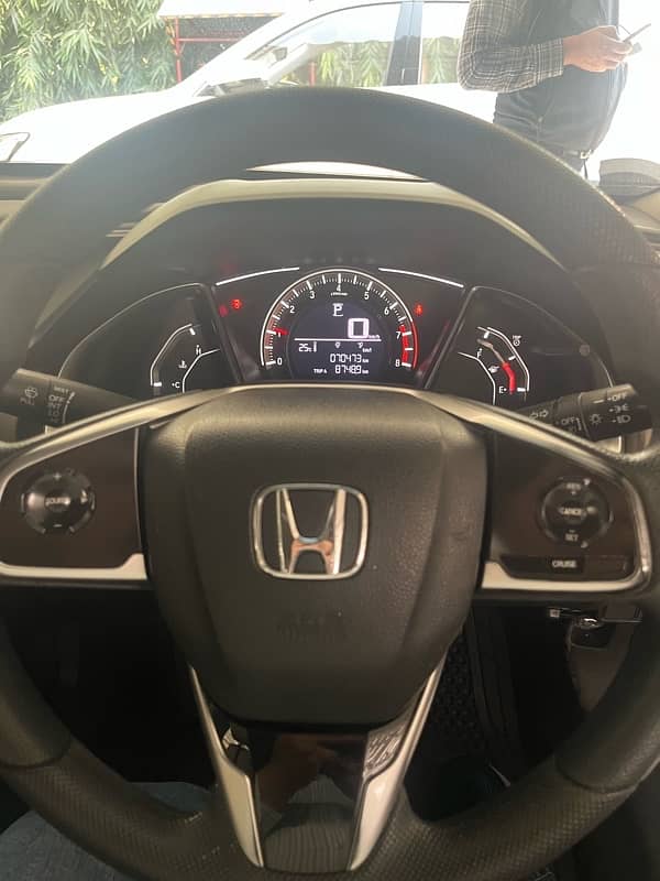 Honda Civic 2021 Automatic – Excellent Condition 2