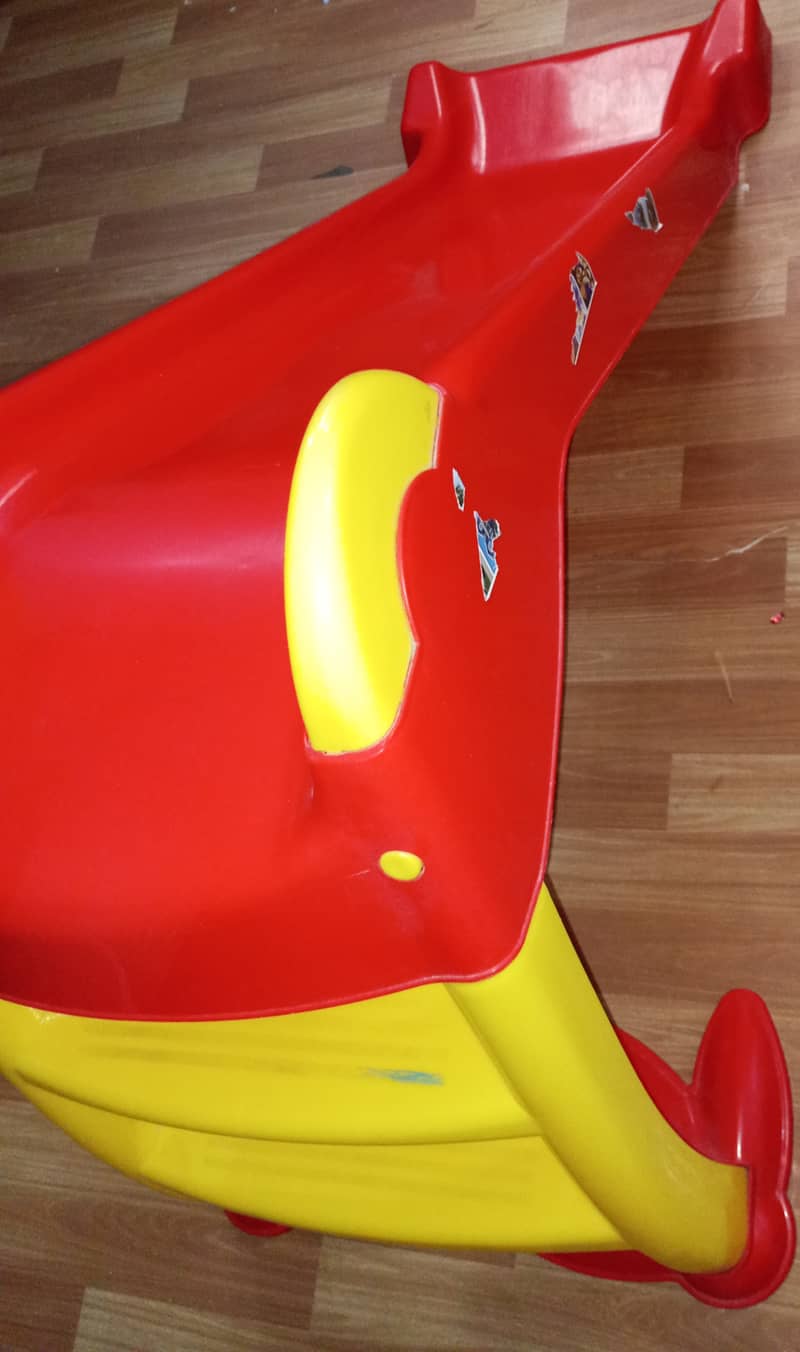 Kids slide in good condition 1