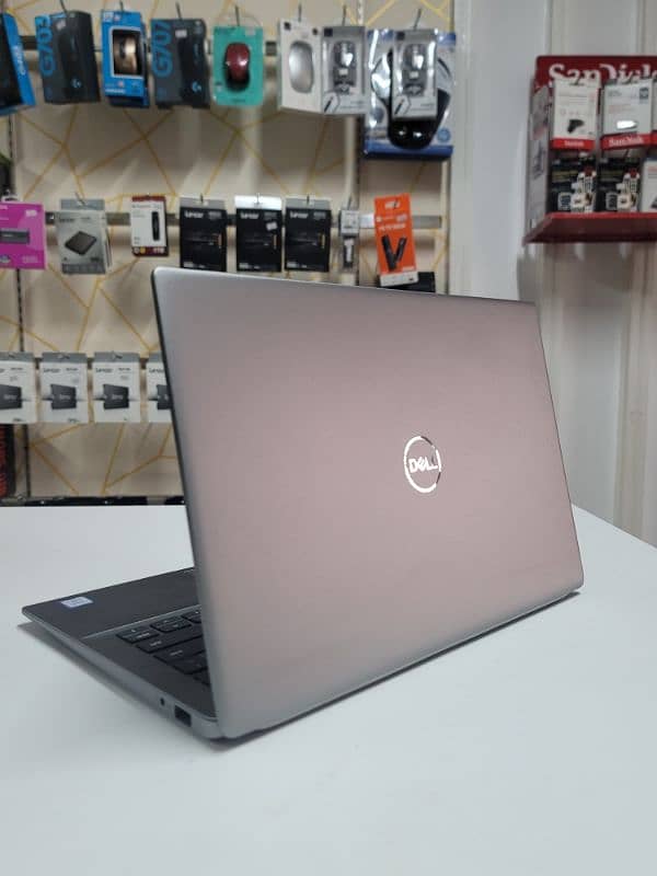 Dell latitude 3301 Core i5 8265U, 8Gb Ram, 256Gb ssd,  14 Inches FHD 2