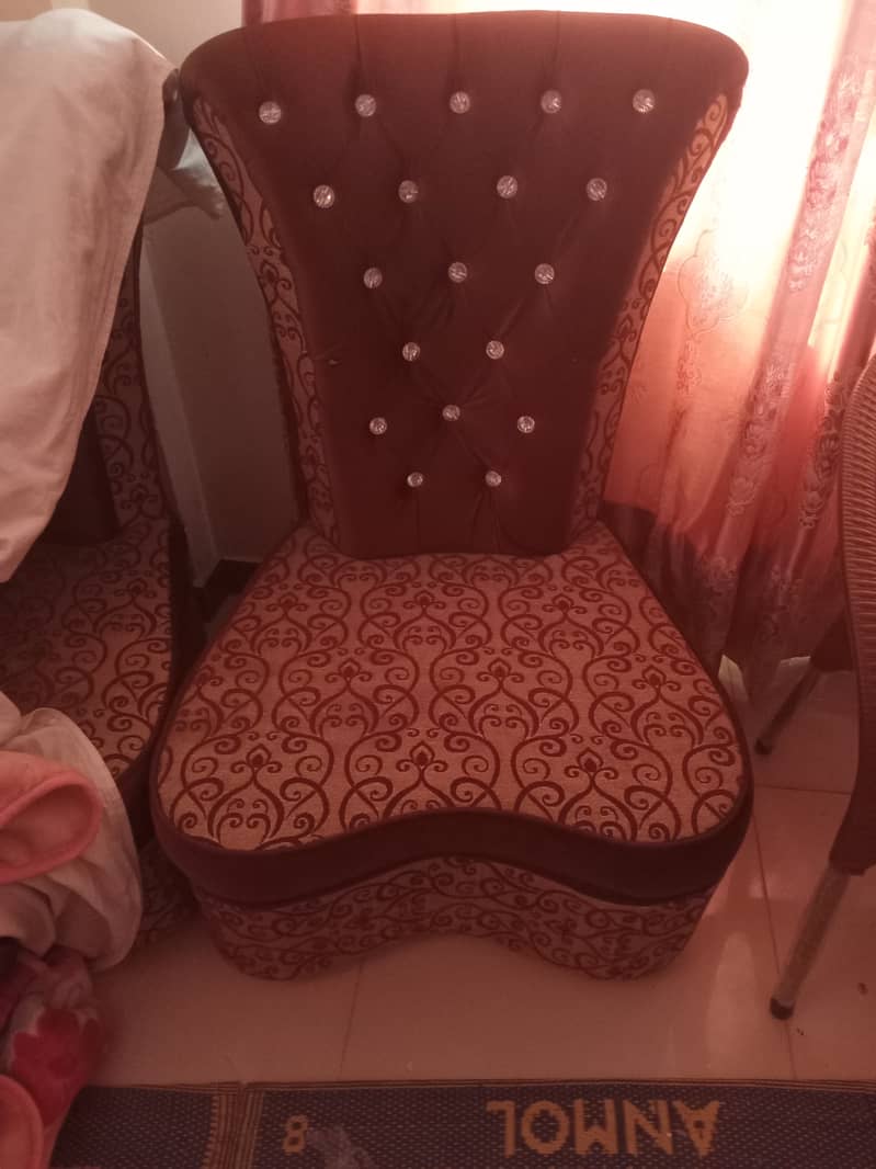 Room chair 2 aur tea table A 1 condition 0