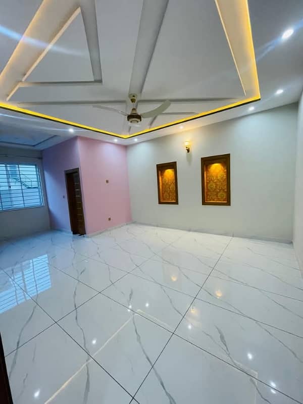 1 kinal like a new beautiful upper portion for rent 5