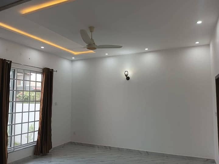 1 kinal like a new beautiful upper portion for rent 11