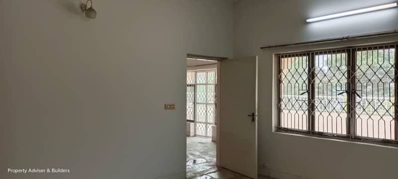 1-Kanal house Available For Sale In Askari-9, Lahore Cantt 10