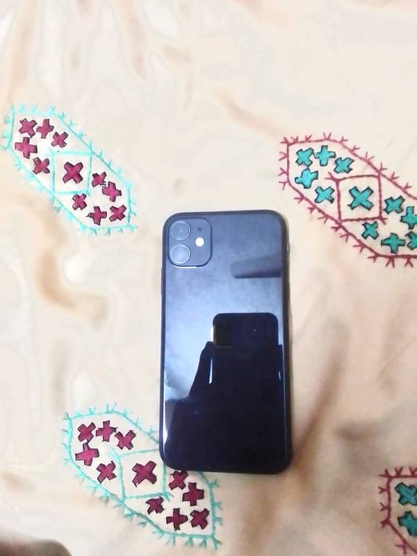 iPhone 11 black colour 5