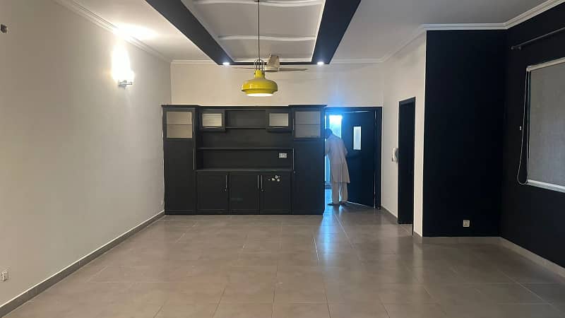 1 Kanal 4 Bed With AC Installed & Genrator Full House For Rent In DHA Phase 2 18