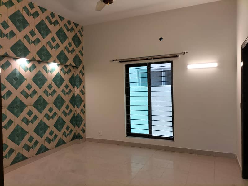 3 Beds Full House 5 Marla Prime Location for Rent in DHA Phase 5 Lahore. 1