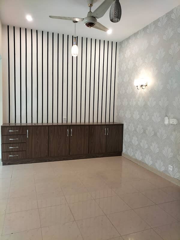 3 Beds Full House 5 Marla Prime Location for Rent in DHA Phase 5 Lahore. 4