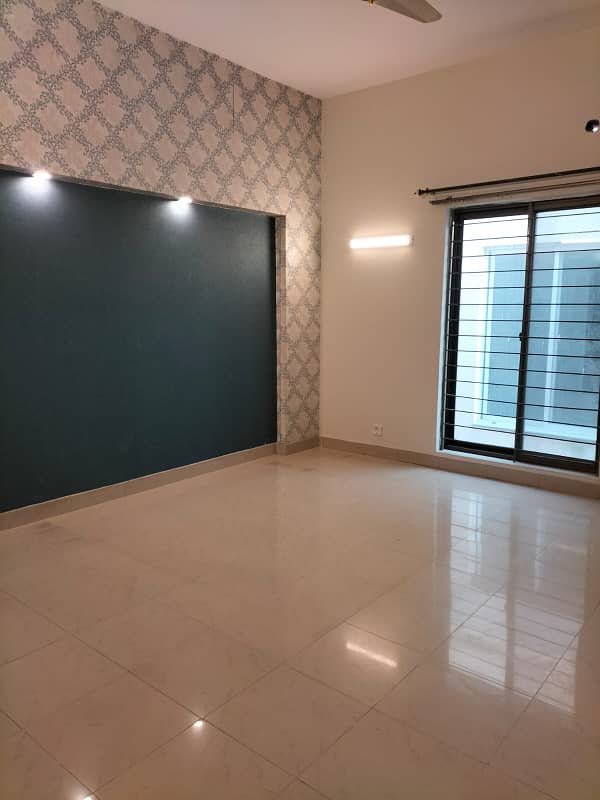 3 Beds Full House 5 Marla Prime Location for Rent in DHA Phase 5 Lahore. 9