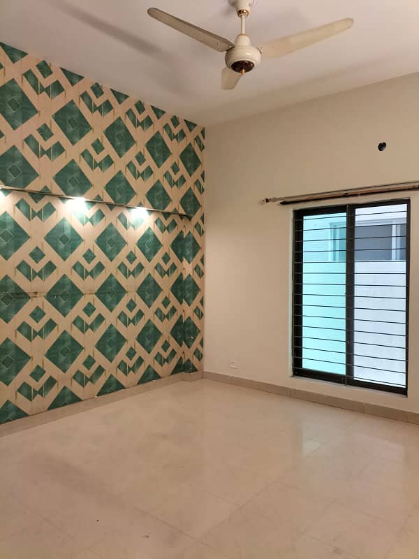 3 Beds Full House 5 Marla Prime Location for Rent in DHA Phase 5 Lahore. 13