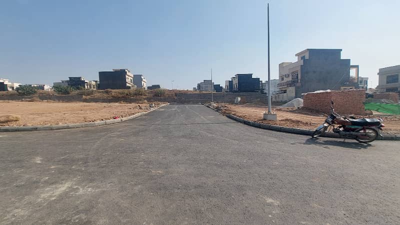 5 Marla Boulevard Back Open Plot with Extra Green Land M Block, Bahria Town Rawalpindi Phase 8 14