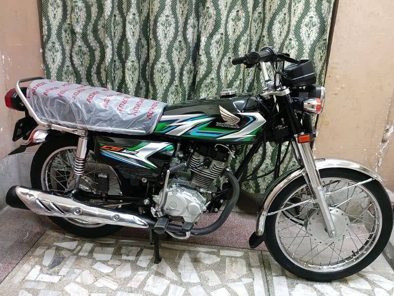 Honda CG 125 2023 Model Lush Condition (0/3/2/0/4/0/9/2/4/2/9) 0