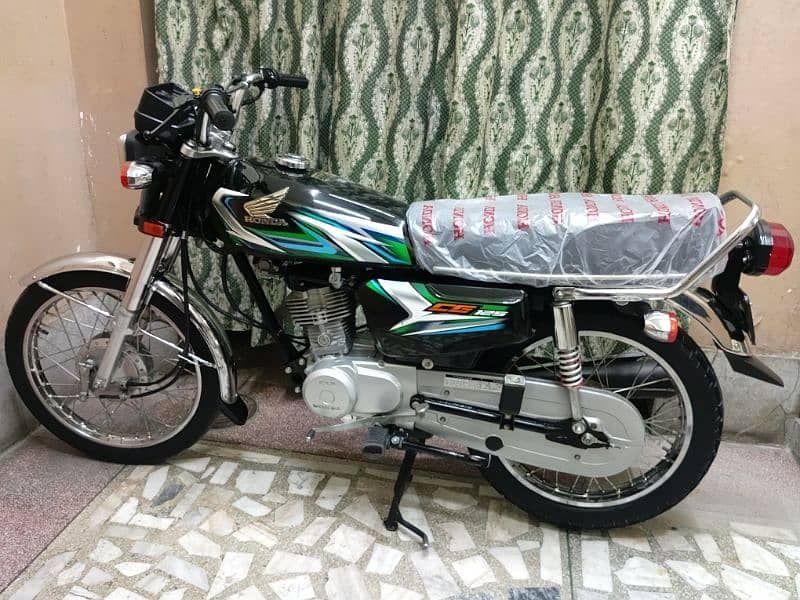 Honda CG 125 2023 Model Lush Condition (0/3/2/0/4/0/9/2/4/2/9) 1