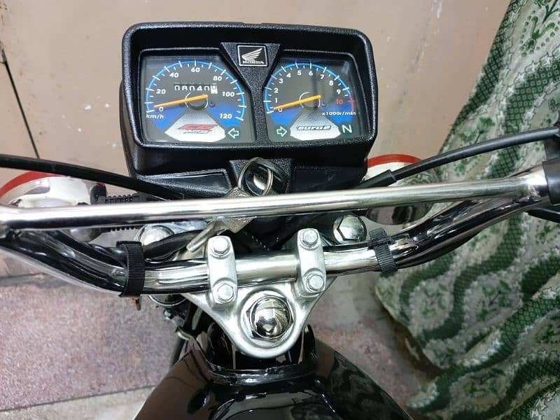 Honda CG 125 2023 Model Lush Condition (0/3/2/0/4/0/9/2/4/2/9) 8