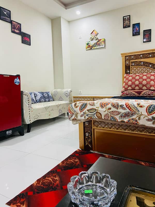 STUDIO 1 BED FURNISHED FOR RANT IN GULBERG GREEN 6