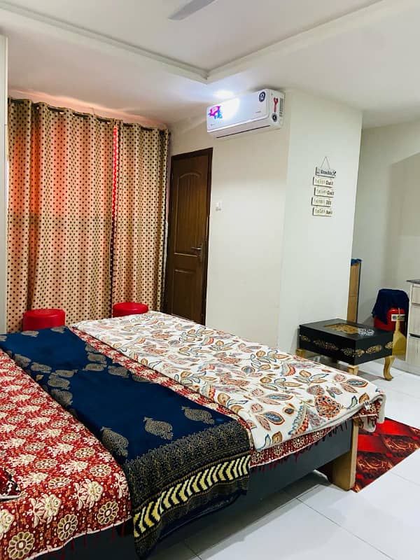 STUDIO 1 BED FURNISHED FOR RANT IN GULBERG GREEN 9