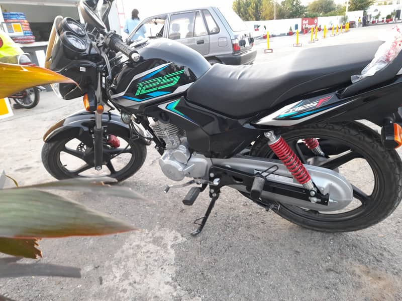 Honda CB 125F 2024 1