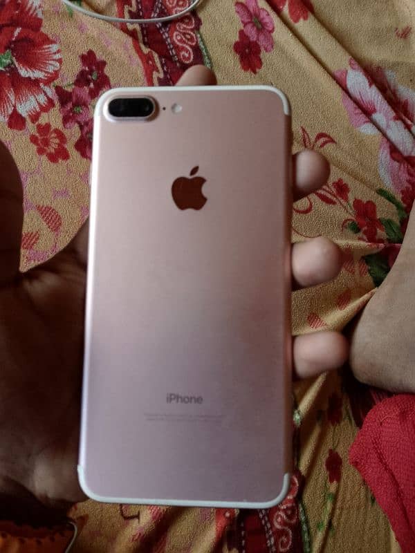 iphone 7 plus 10/10 condition 1