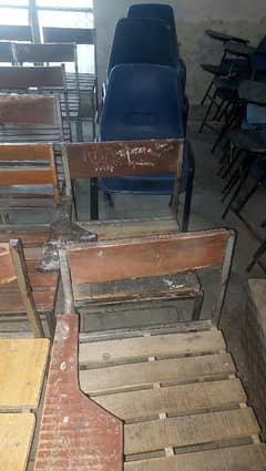 used plastic and wooden 30-35 school chairs for sales