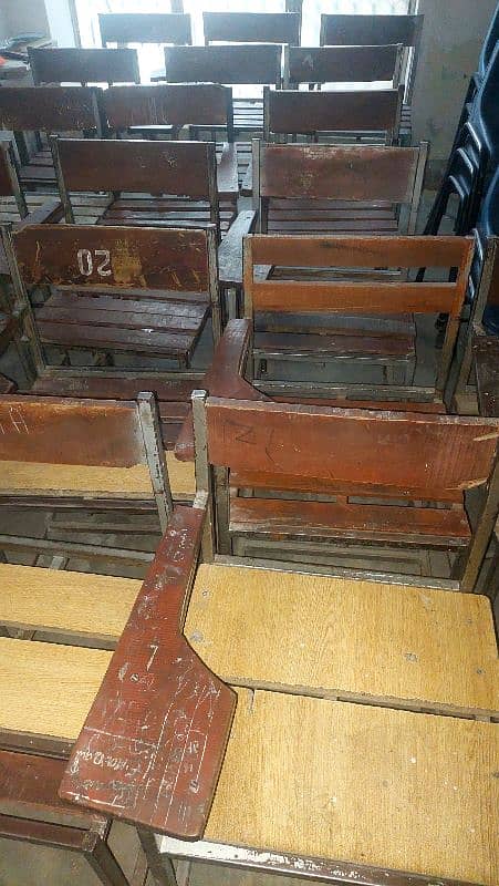 used plastic and wooden 30-35 school chairs for sales 3