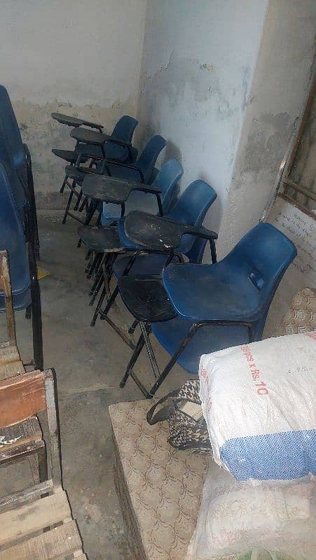 used plastic and wooden 30-35 school chairs for sales 5