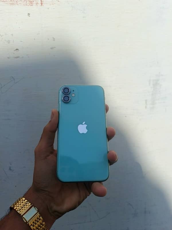 IPhone 11 64gb non PTA waterseal 8