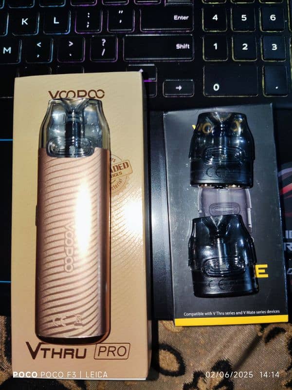 Voopoo Vthru Pro brand new with 3 Tank Pods 0