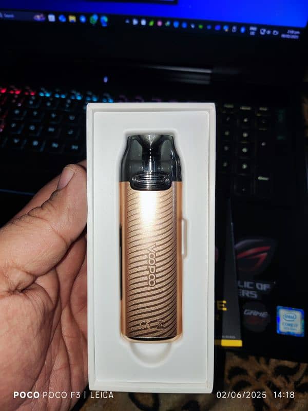 Voopoo Vthru Pro brand new with 3 Tank Pods 8