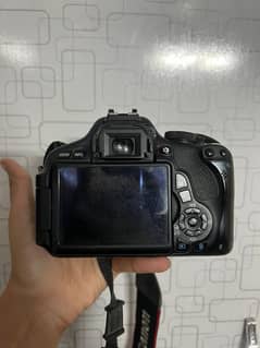 DSLR Canon EOS 600D