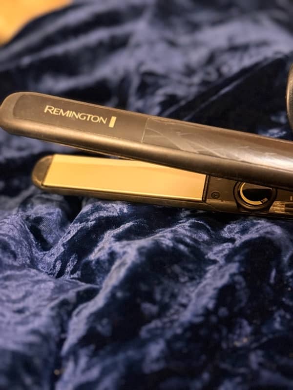 Hair Straightener/ Remington 2