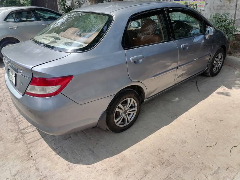 Honda City IDSI 2004 mint condition original document 3