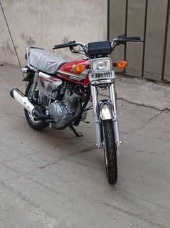 new bike ha bas thori dare Chali ha