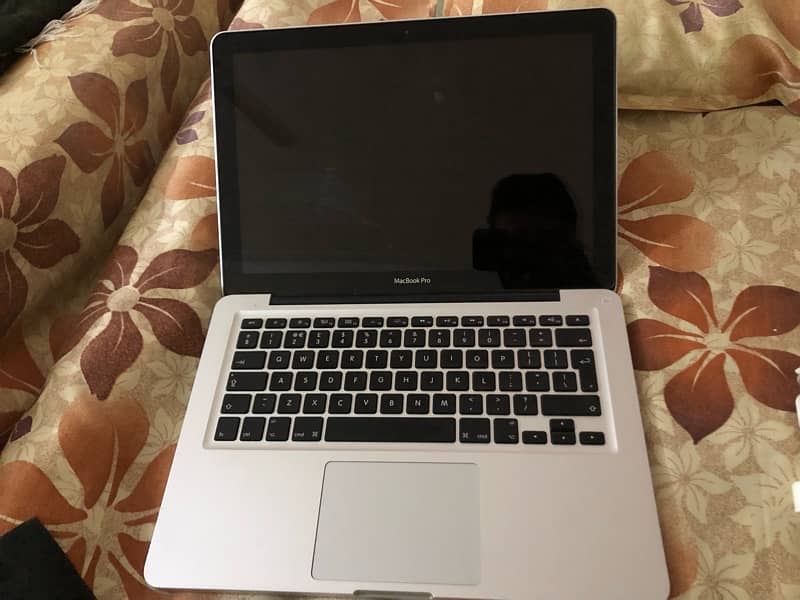 MacBook Pro 8gb ram 750gb hard disk 3