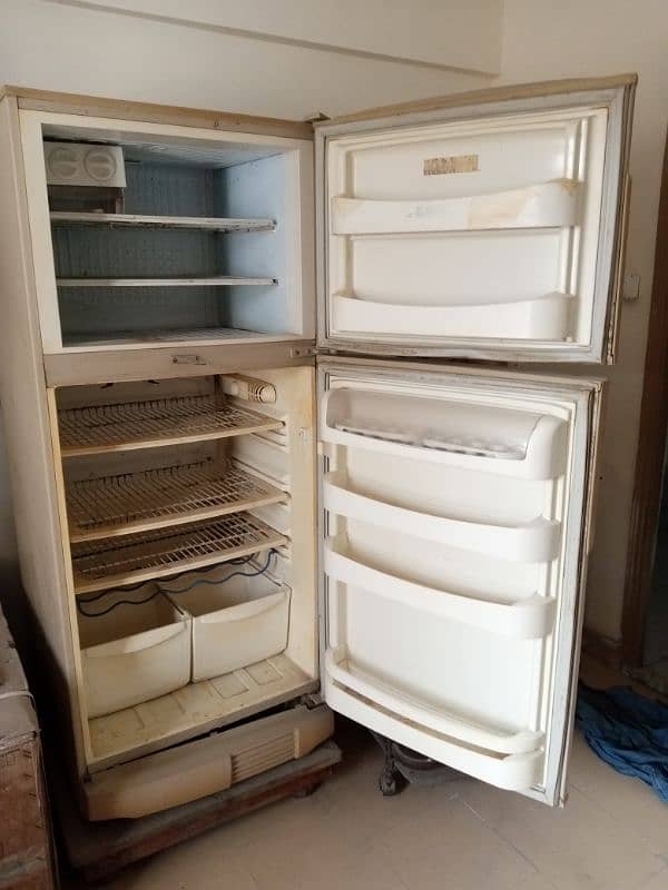 Medium size Fridge, make=PEL 1