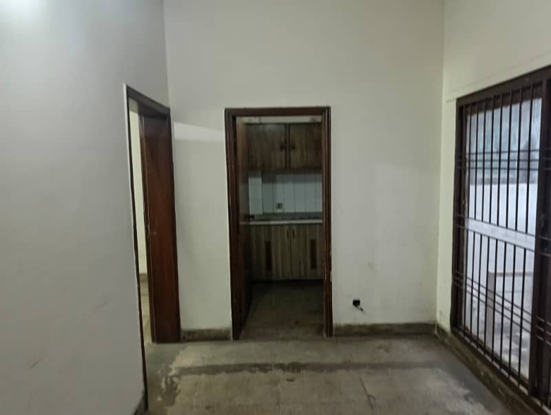 4 Marla 2nd Floor Office For Rent In DHA Phase 1,Block H, Lahore. 4