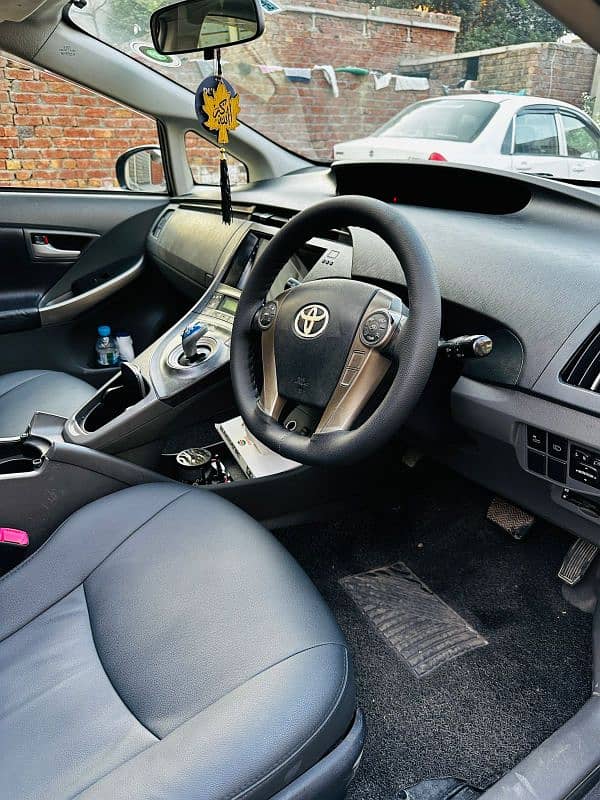 Toyota Prius 2011 9