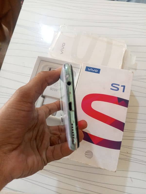 vivo s1 4 128GB full box 4